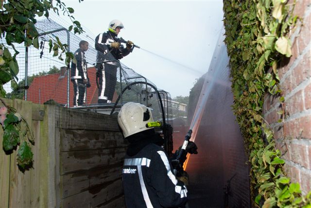 2009/191/20090815 020 Buitenbrand Sperwerstraat.jpg